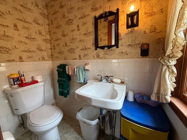 250 Main Rd, Westport, MA 02790