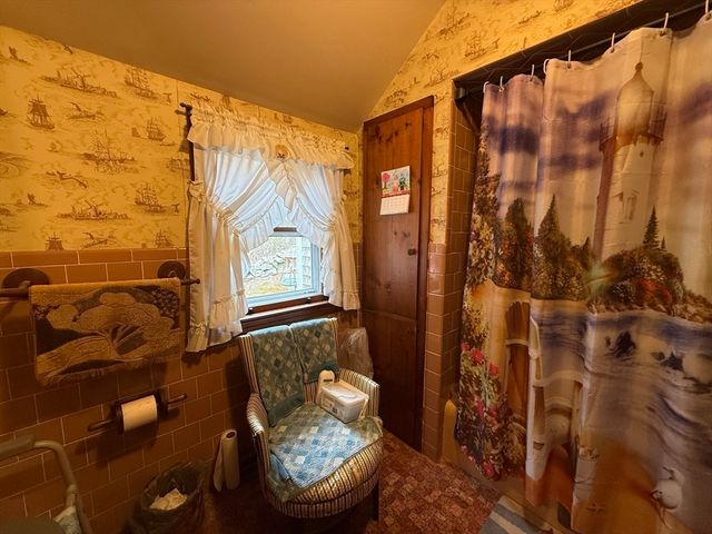 250 Main Rd, Westport, MA 02790