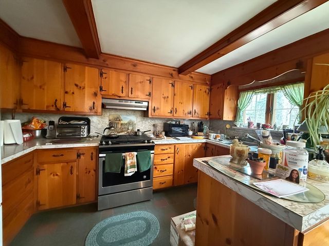 250 Main Rd, Westport, MA 02790