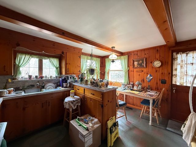 250 Main Rd, Westport, MA 02790