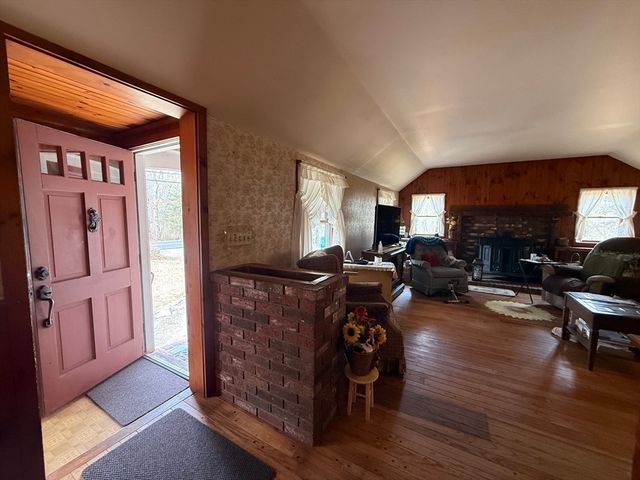 250 Main Rd, Westport, MA 02790