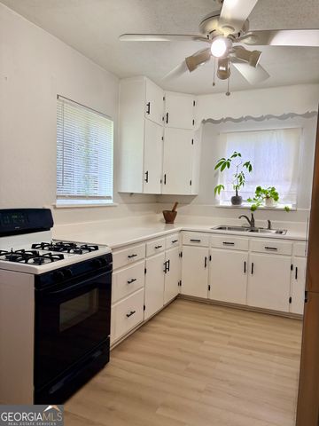 2 Lindberg Drive NE, Rome, GA 30161