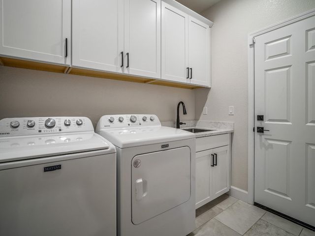 8298 Courage Dr, Sacramento, CA 95829