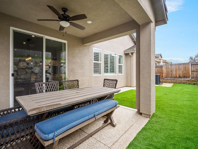 8298 Courage Dr, Sacramento, CA 95829