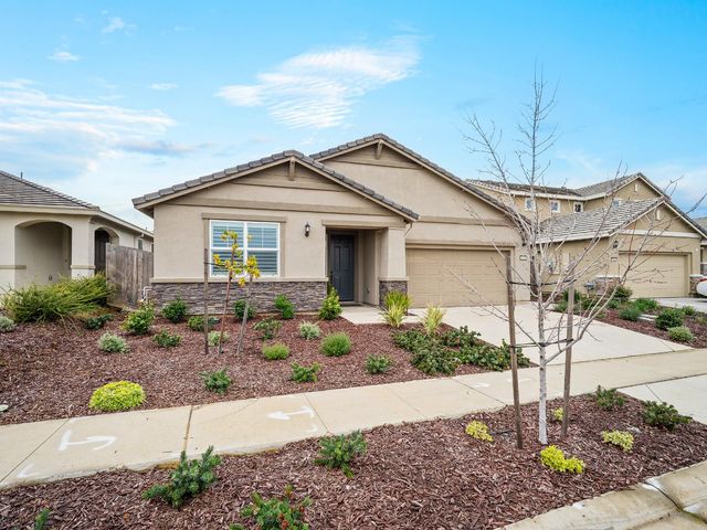8298 Courage Dr, Sacramento, CA 95829