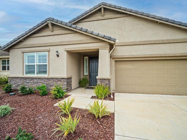8298 Courage Dr, Sacramento, CA 95829