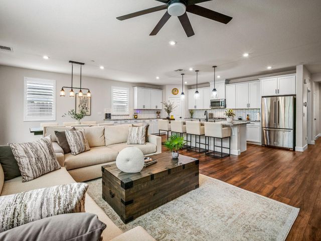 8298 Courage Dr, Sacramento, CA 95829