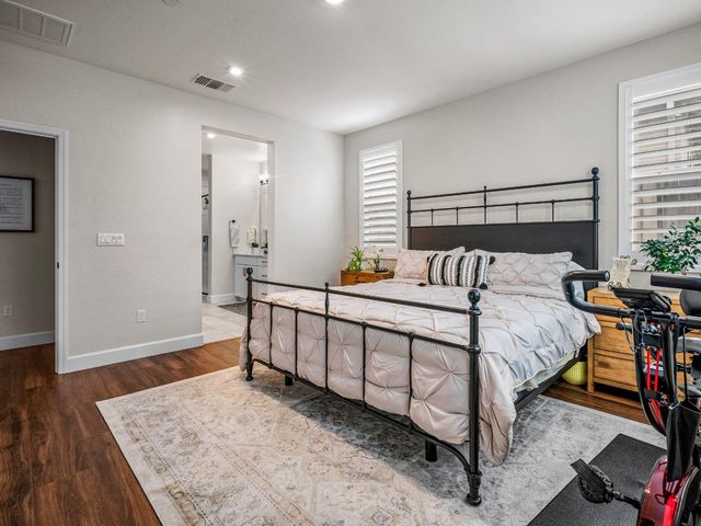 8298 Courage Dr, Sacramento, CA 95829