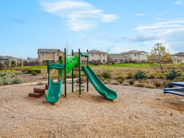 8298 Courage Dr, Sacramento, CA 95829