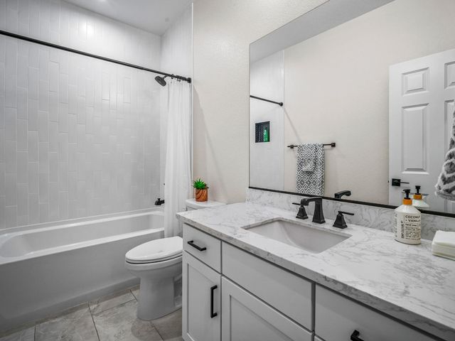 8298 Courage Dr, Sacramento, CA 95829