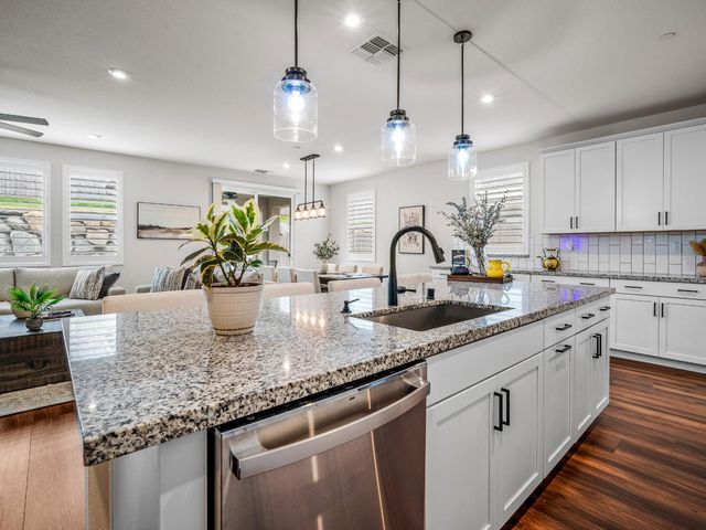 8298 Courage Dr, Sacramento, CA 95829