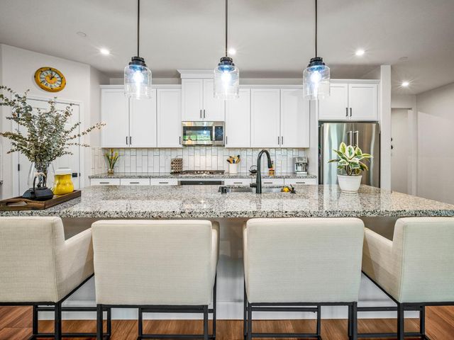 8298 Courage Dr, Sacramento, CA 95829