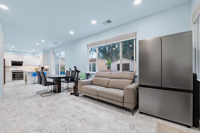 708 Raineer Court, San Leandro, CA 94577