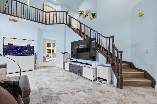 708 Raineer Court, San Leandro, CA 94577