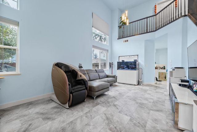 708 Raineer Court, San Leandro, CA 94577