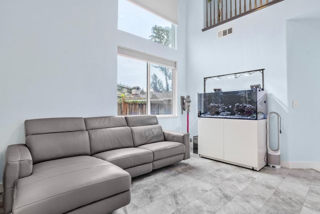 708 Raineer Court, San Leandro, CA 94577