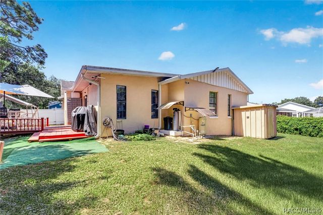 5579 W Pine Circle, Crystal River, FL 34429