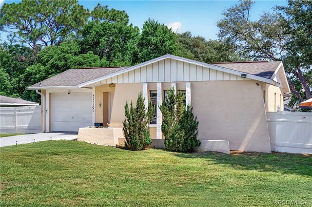 5579 W Pine Circle, Crystal River, FL 34429