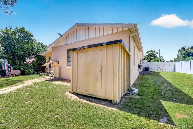 5579 W Pine Circle, Crystal River, FL 34429