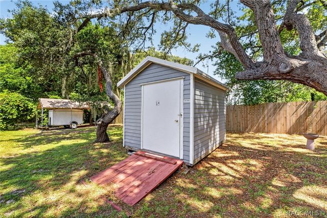 5579 W Pine Circle, Crystal River, FL 34429