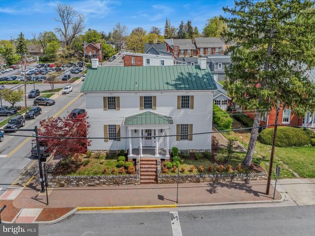 203 S GEORGE ST, Charles Town, WV 25414