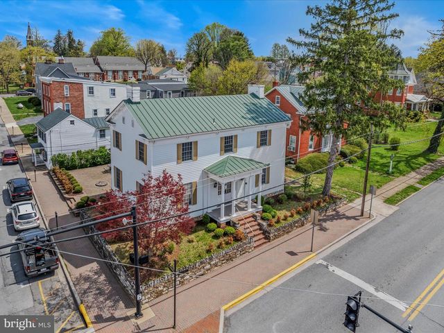 203 S GEORGE ST, Charles Town, WV 25414