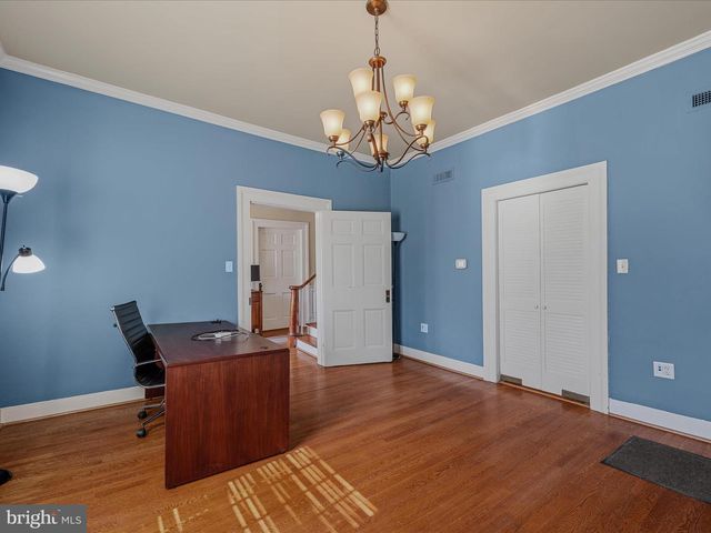 203 S GEORGE ST, Charles Town, WV 25414