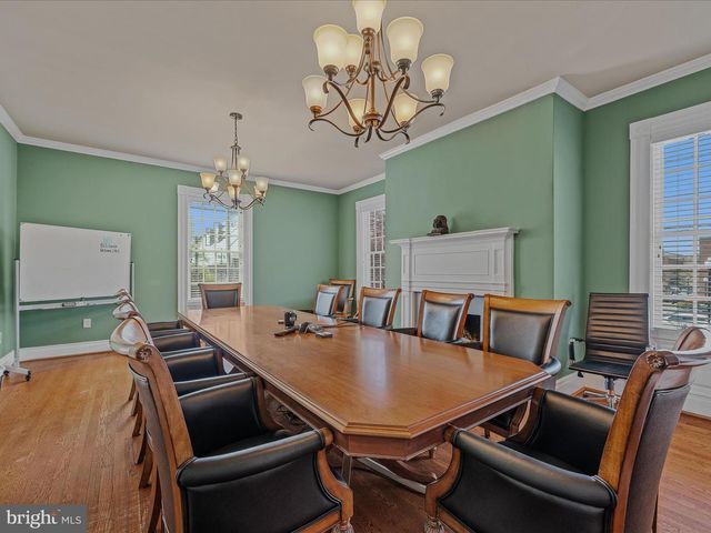 203 S GEORGE ST, Charles Town, WV 25414