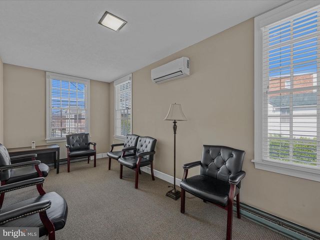 203 S GEORGE ST, Charles Town, WV 25414