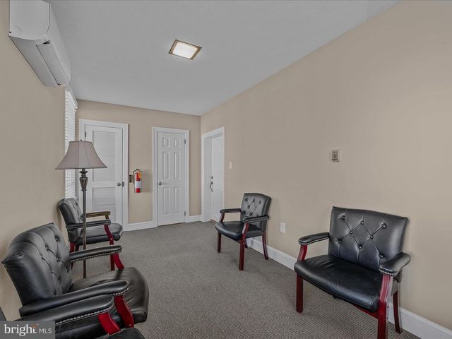 203 S GEORGE ST, Charles Town, WV 25414