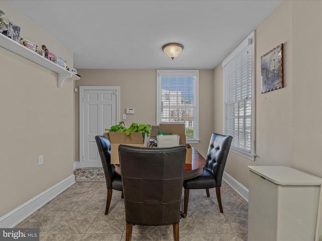 203 S GEORGE ST, Charles Town, WV 25414