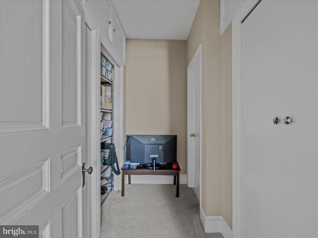 203 S GEORGE ST, Charles Town, WV 25414