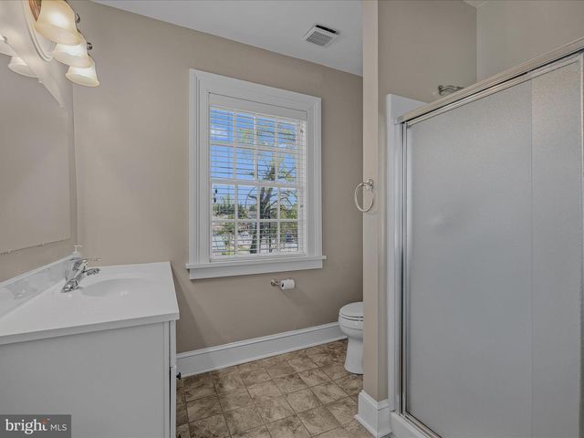 203 S GEORGE ST, Charles Town, WV 25414