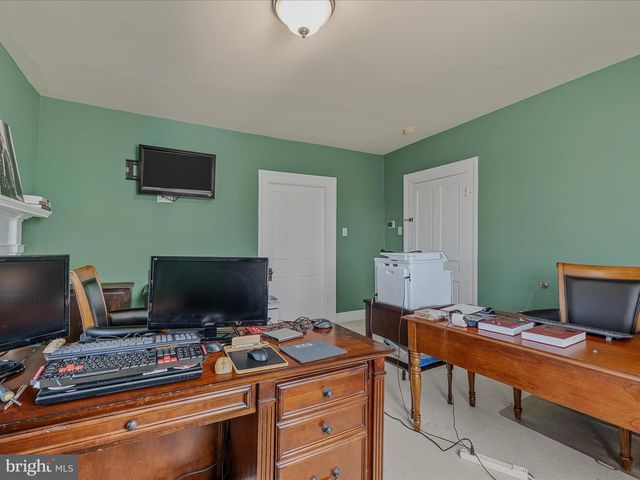 203 S GEORGE ST, Charles Town, WV 25414