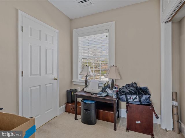 203 S GEORGE ST, Charles Town, WV 25414