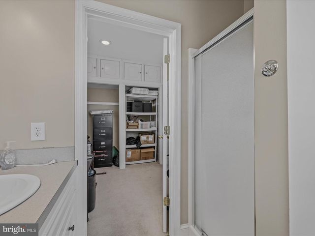 203 S GEORGE ST, Charles Town, WV 25414