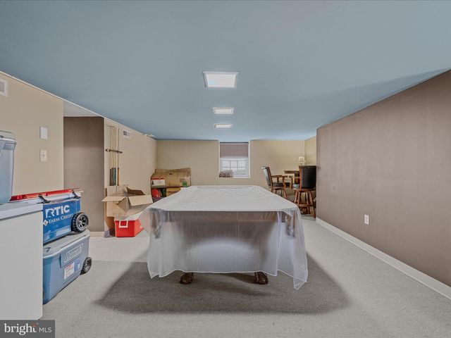 203 S GEORGE ST, Charles Town, WV 25414