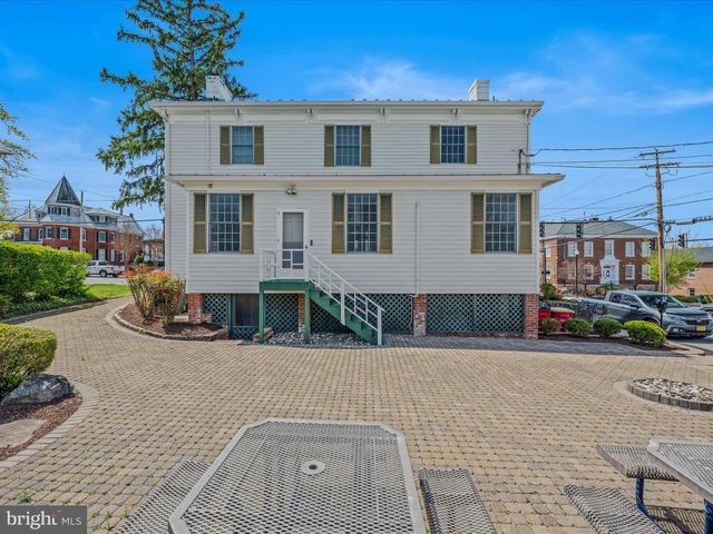 203 S GEORGE ST, Charles Town, WV 25414