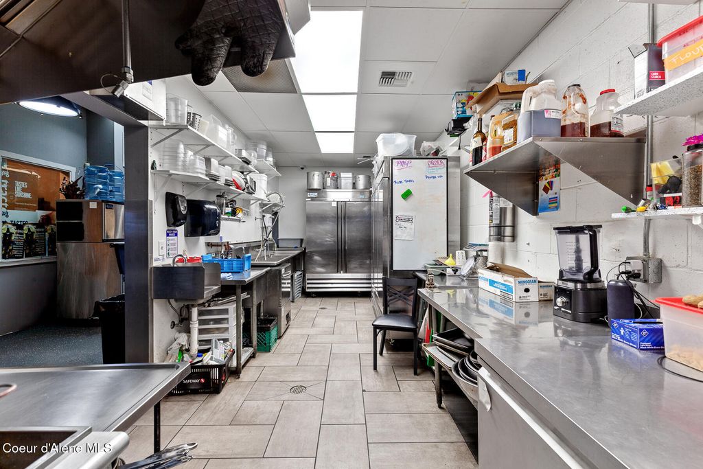 314 N 4TH ST, Coeur d'Alene, ID 83814 photo 12