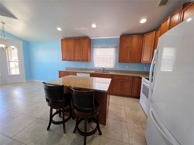 2076 NEWTOWN ROAD, Groveland, FL 34736