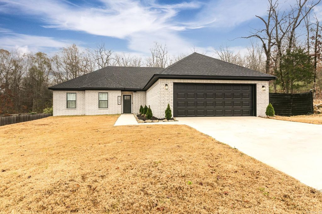 135 Corbin Circle, Cabot, AR 72023