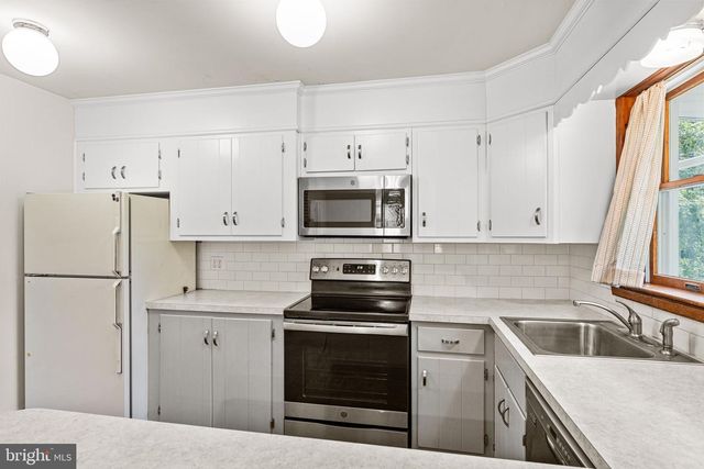 500 GRANT AVE, Willow Grove, PA 19090