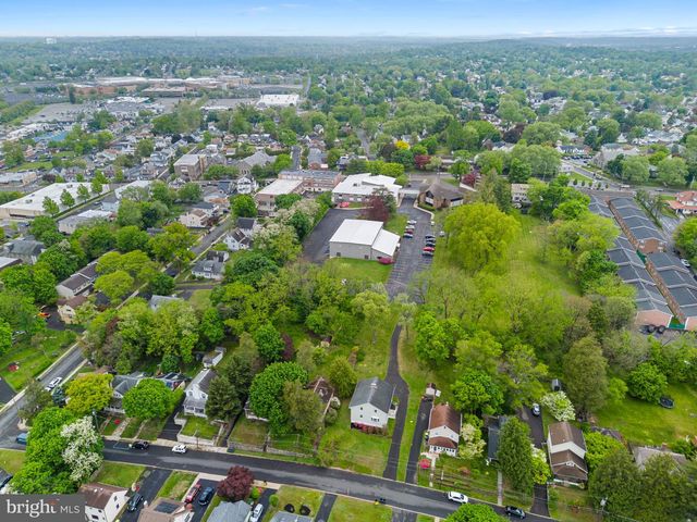 500 GRANT AVE, Willow Grove, PA 19090