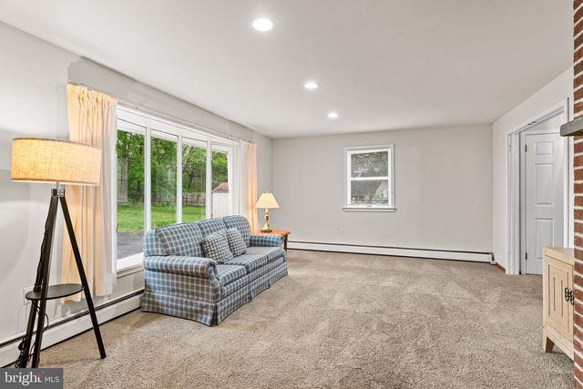 500 GRANT AVE, Willow Grove, PA 19090