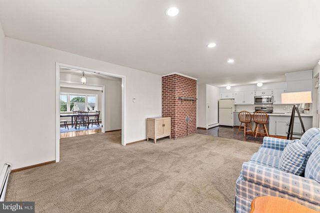 500 GRANT AVE, Willow Grove, PA 19090