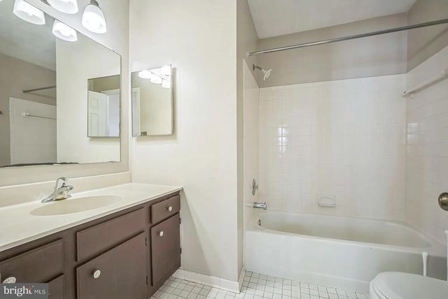 948 S ROLFE ST, Arlington, VA 22204