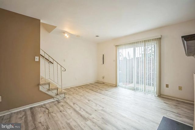 948 S ROLFE ST, Arlington, VA 22204