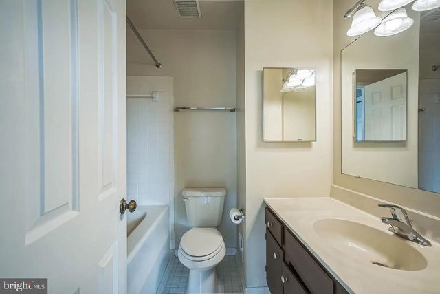 948 S ROLFE ST, Arlington, VA 22204