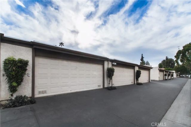 21500 Califa 97, Woodland Hills, CA 91367