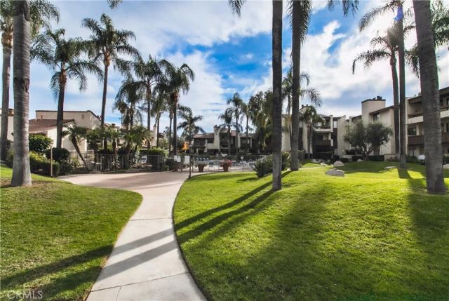 21500 Califa 97, Woodland Hills, CA 91367